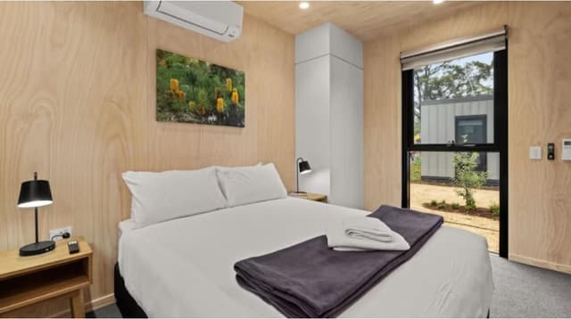 Deluxe 2 Bedroom Cabin