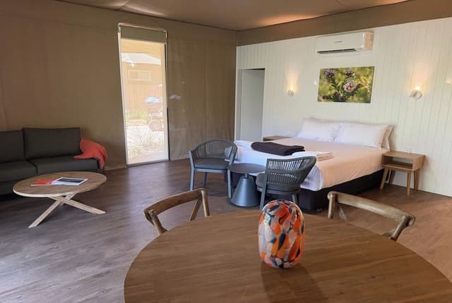 Deluxe Safari Tent - Sleeps 4