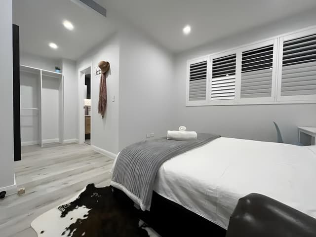 Queen Bed
