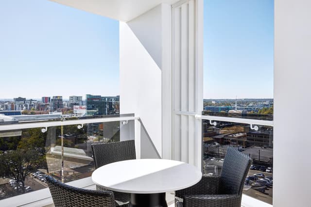 1 Bedroom Balcony Suite