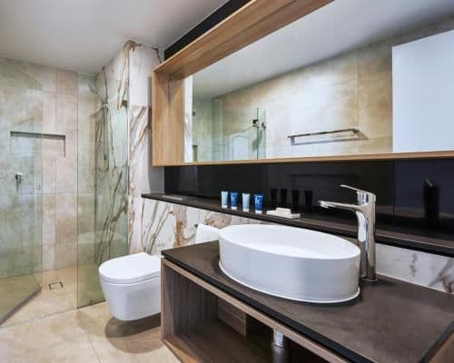 1 Bedroom Balcony Suite