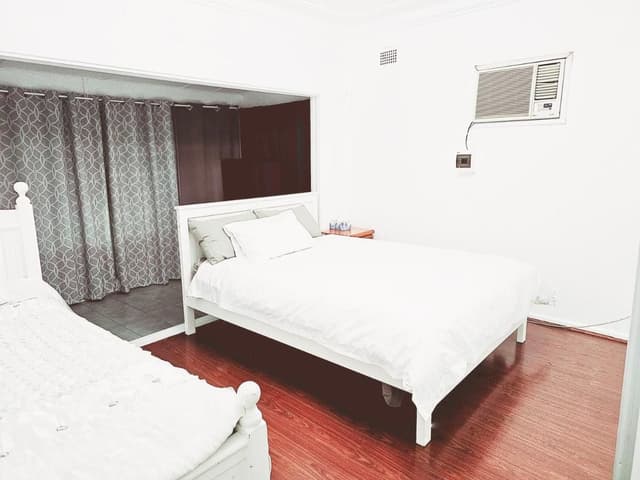 Economy Triple Room with Shared Bathroom