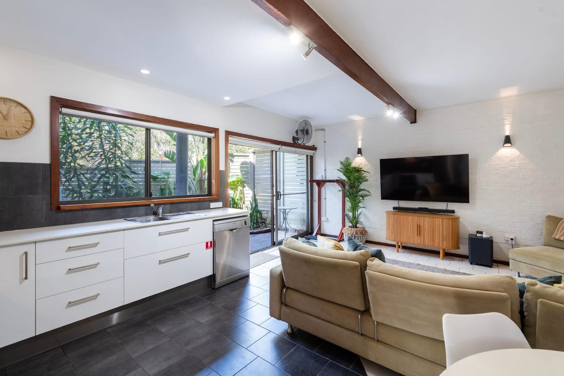 The Surf Pad - Oceanstays - Pet Friendly3