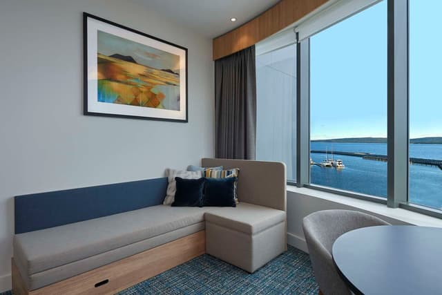 KING DELUXE HARBOUR VIEW