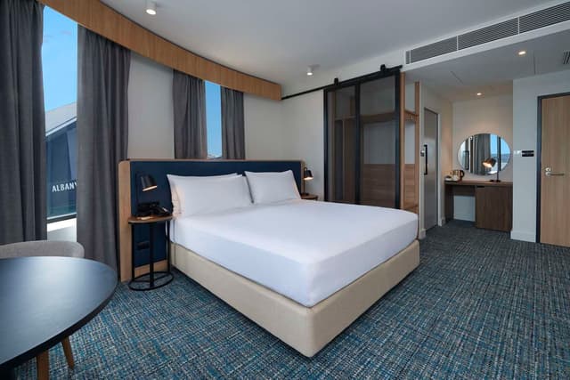 KING DELUXE HARBOUR VIEW