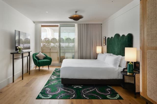 Classic Room, 1 King Bed (Riley Lane Wing)