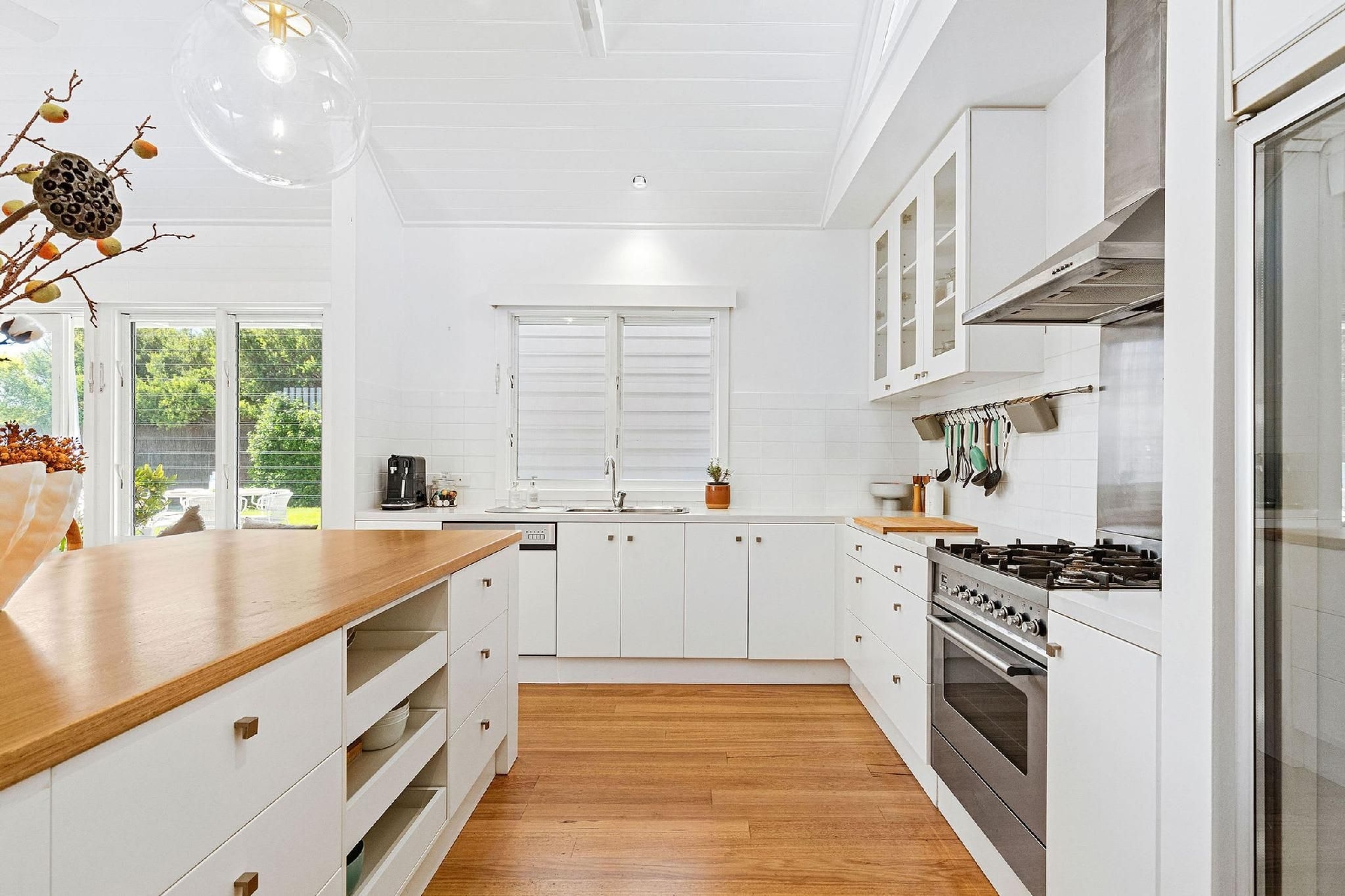 Luxury Cottage With Pool In Perfect Location0