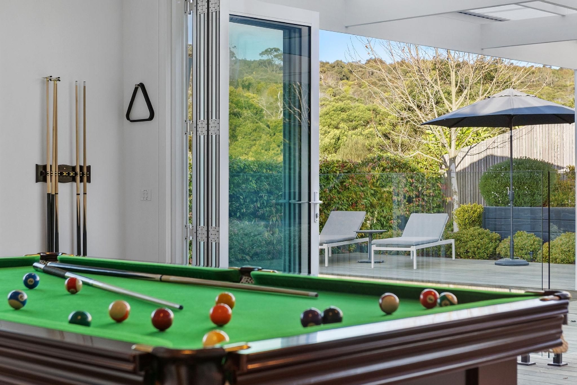 Hamptons Elegance Views Pool & Spa0