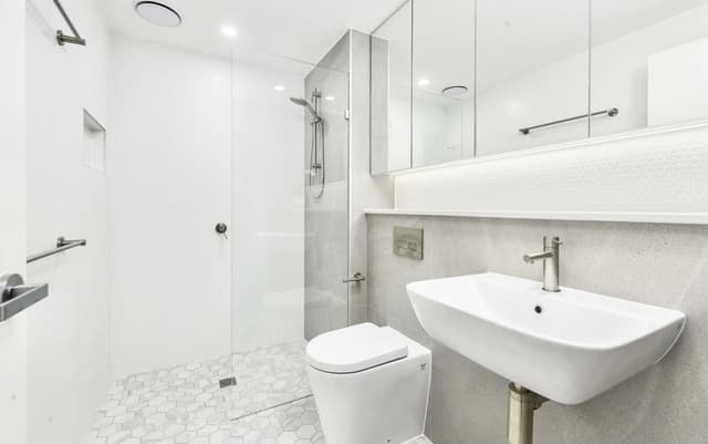 Harbour View, Two Bathroom with Car space