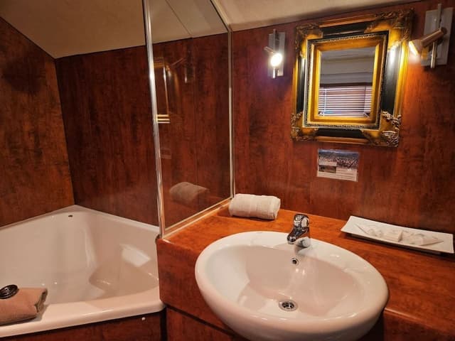 Deluxe Suite, 1 Bedroom, Non Smoking, Kitchenette (Deluxe Suite (spa))