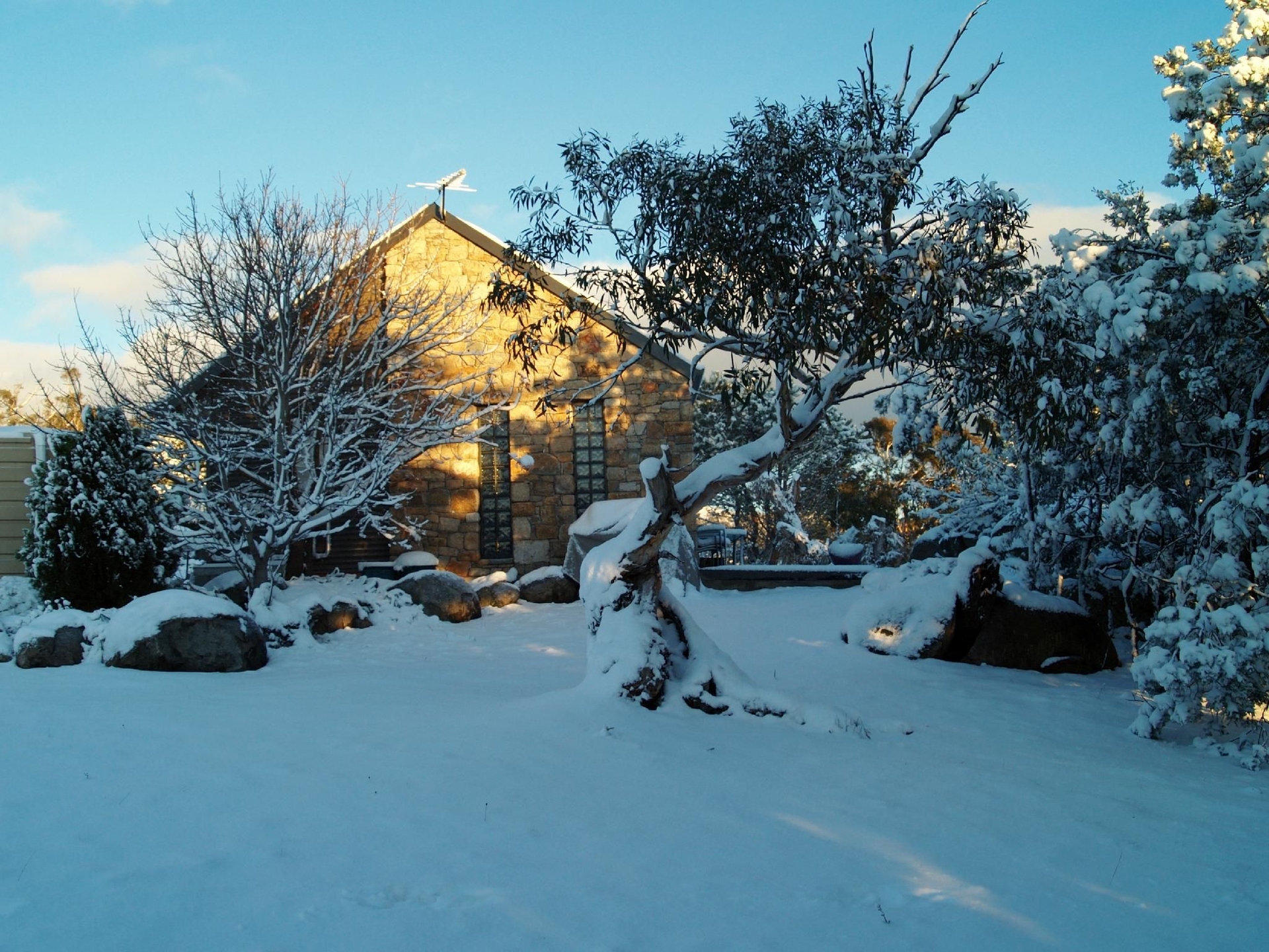 ทัชดาวน์ คอตเทจส์ (Touchdown Cottages)1