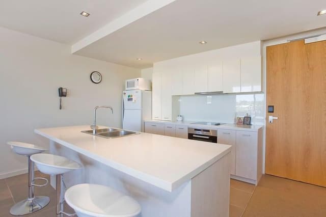 One Bedroom Honeymoon Apartment