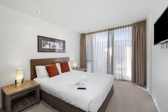Deluxe One Bedroom Apartment