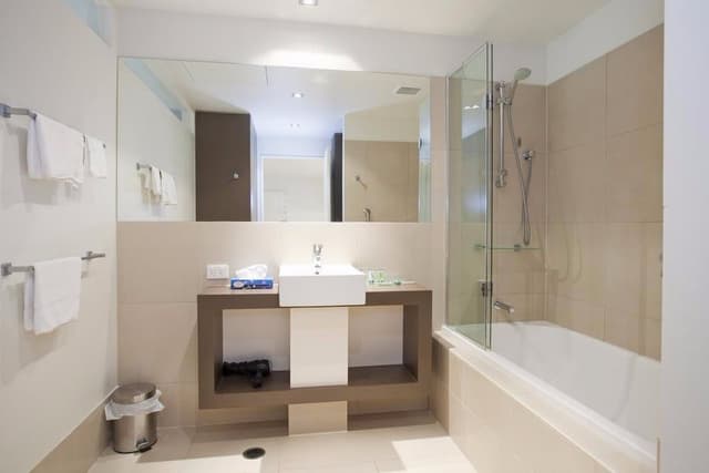Deluxe One Bedroom Apartment