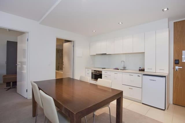Deluxe One Bedroom Apartment