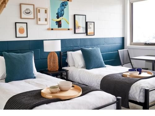 Peterborough House Motel2