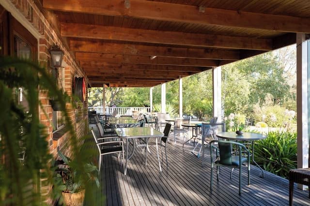 Comfort Studio Suite, Courtyard View
