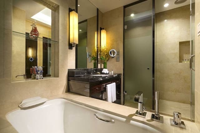 Classic Room, 1 King Bed, Club Lounge Access