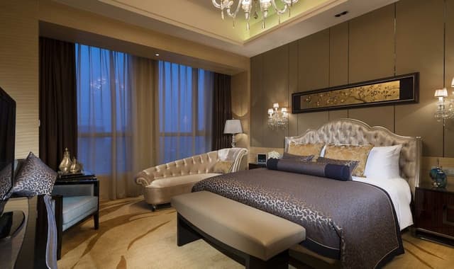 Classic Room, 1 King Bed, Club Lounge Access
