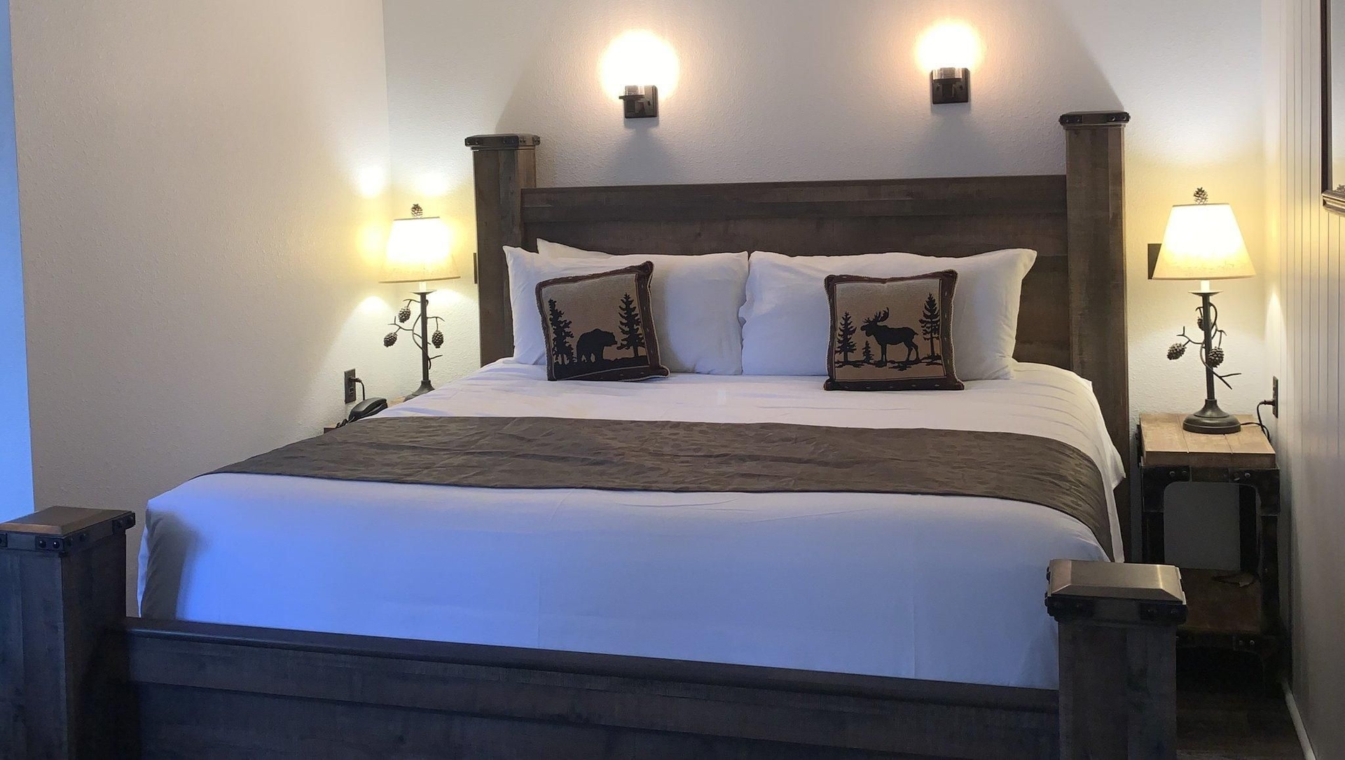 โรงแรมอาดิรอนดัค ลอดจ์ โอลด์ฟอร์จ (Adirondack Lodge Old Forge)3
