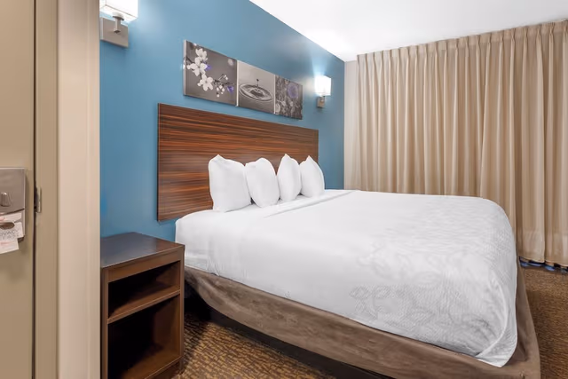 Superior Room, 1 King Bed (Smoke Free)