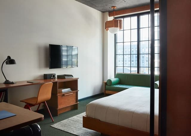 Room (Small)