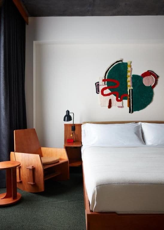 Medium King Room