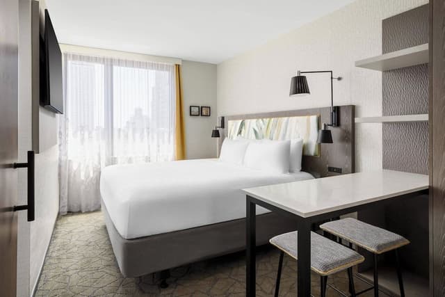 Studio, 1 King Bed, Kitchenette
