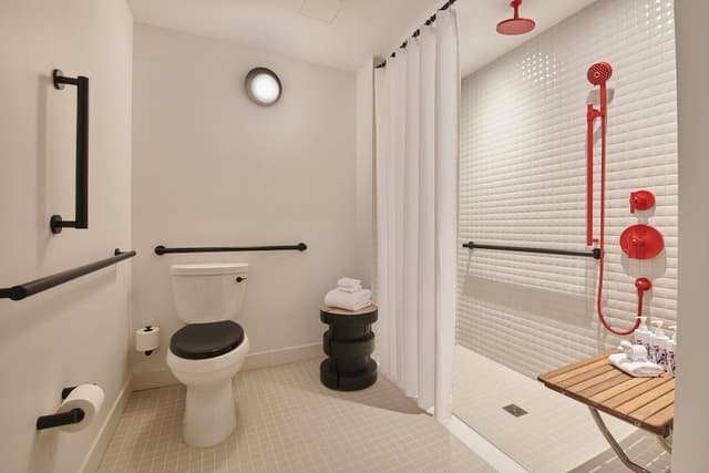 Room, 1 King Bed, Accessible (Chamber King ADA)