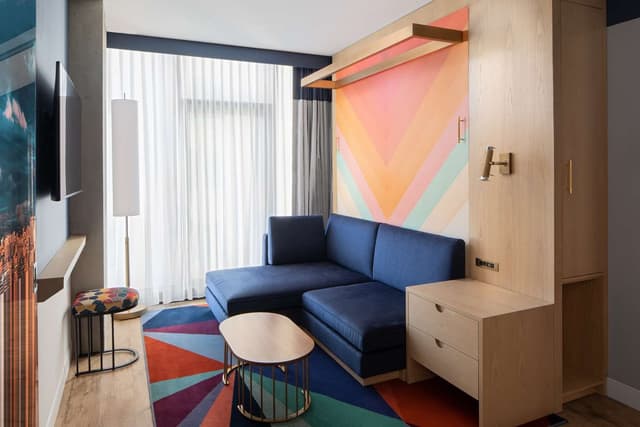 FLEX ROOM WITH WALL BED
