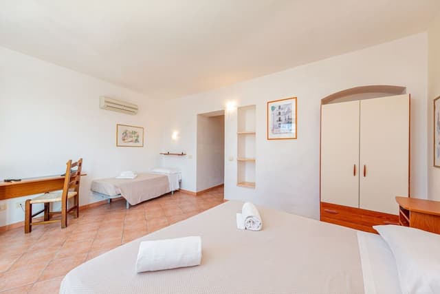 Classic Triple Room, Balcony