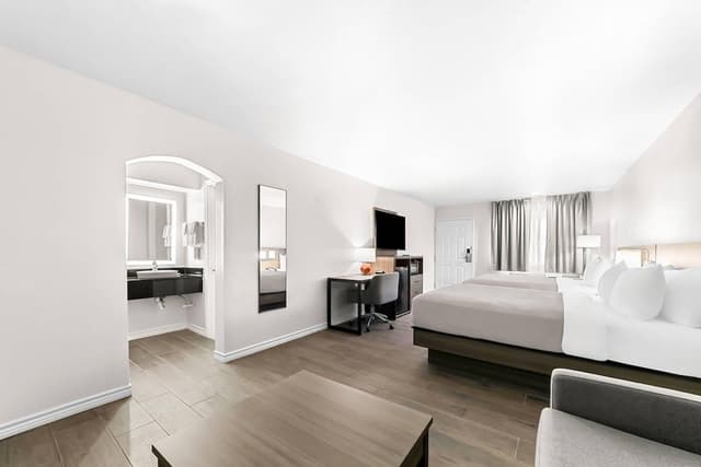 Suite, Multiple Beds, Non Smoking