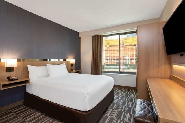 Room, 1 Queen Bed, Non Smoking