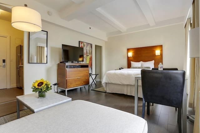 Studio, 1 Queen Bed, Non Smoking (Wellness)