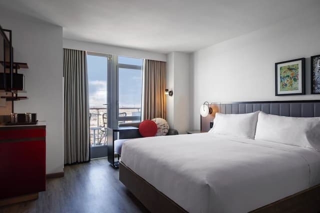 Standard Room, 1 King Bed (Hearing Accessible)
