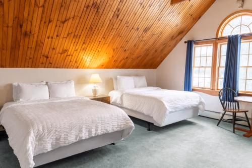 Sara Placid Inn and Suites3