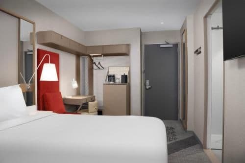1 King Deluxe, Deluxe Guest room, 1 King, Corner room