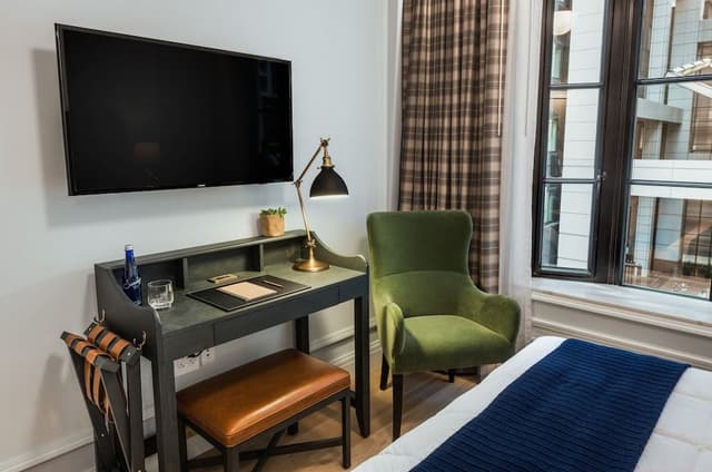 Premium Room, 1 King Bed