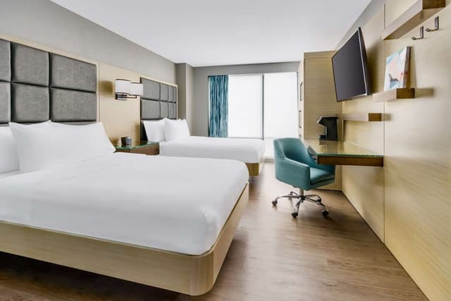 2 DOUBLE BEDS