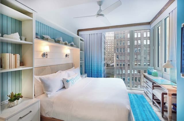 Deluxe Room, 1 King Bed (Floors 15th-23rd)