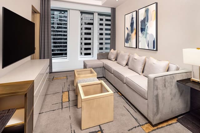 1 BEDROOM 1 KING SUITE W/ SOFABED