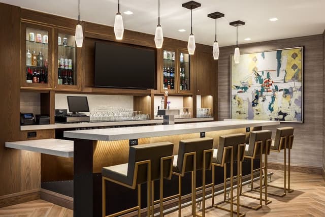 Club Room, 2 Queen Beds (M Club Level)