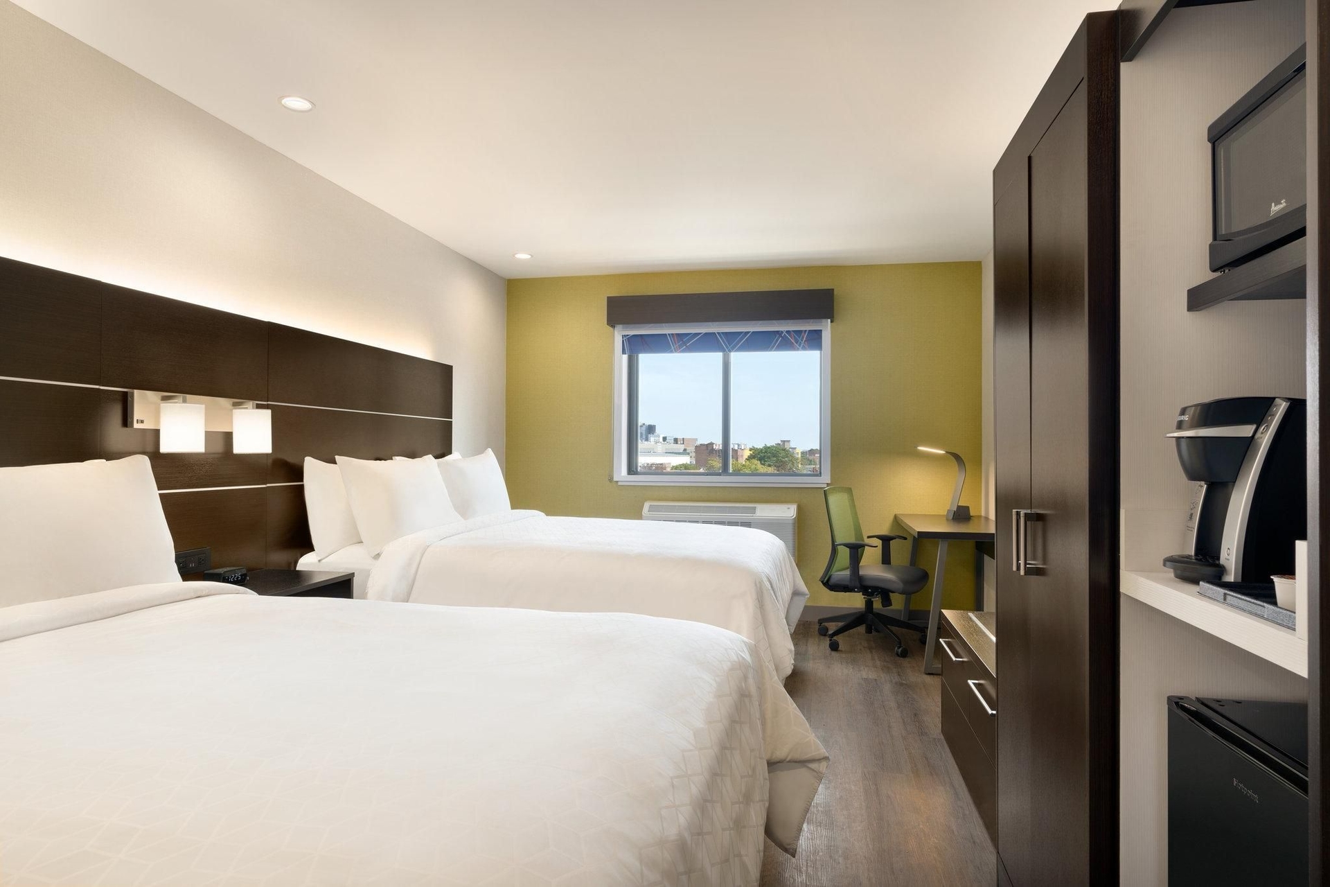 Holiday Inn Express Jamaica - JFK AirTrain - NYC By IHG3