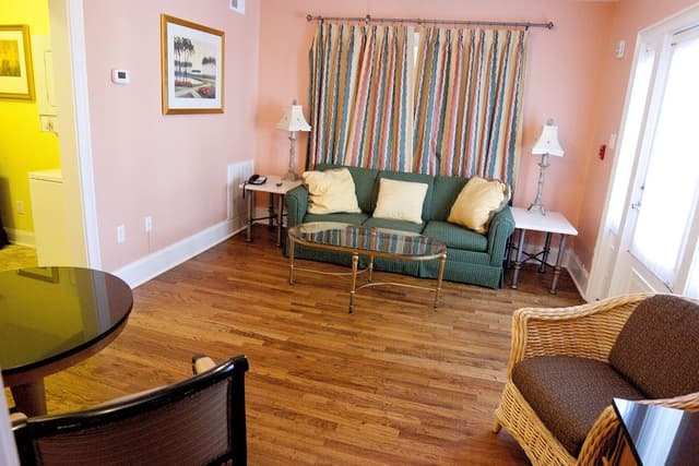Economy Suite, 1 Bedroom, Non Smoking, Pool Access