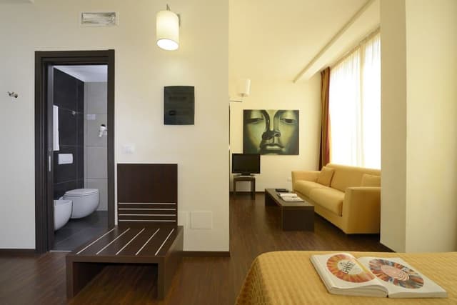 Suite, 1 Queen Bed, Jetted Tub