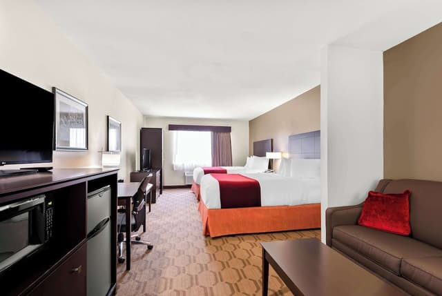 Suite, 2 Queen Beds, Non Smoking, Refrigerator & Microwave (with Single Sofabed)