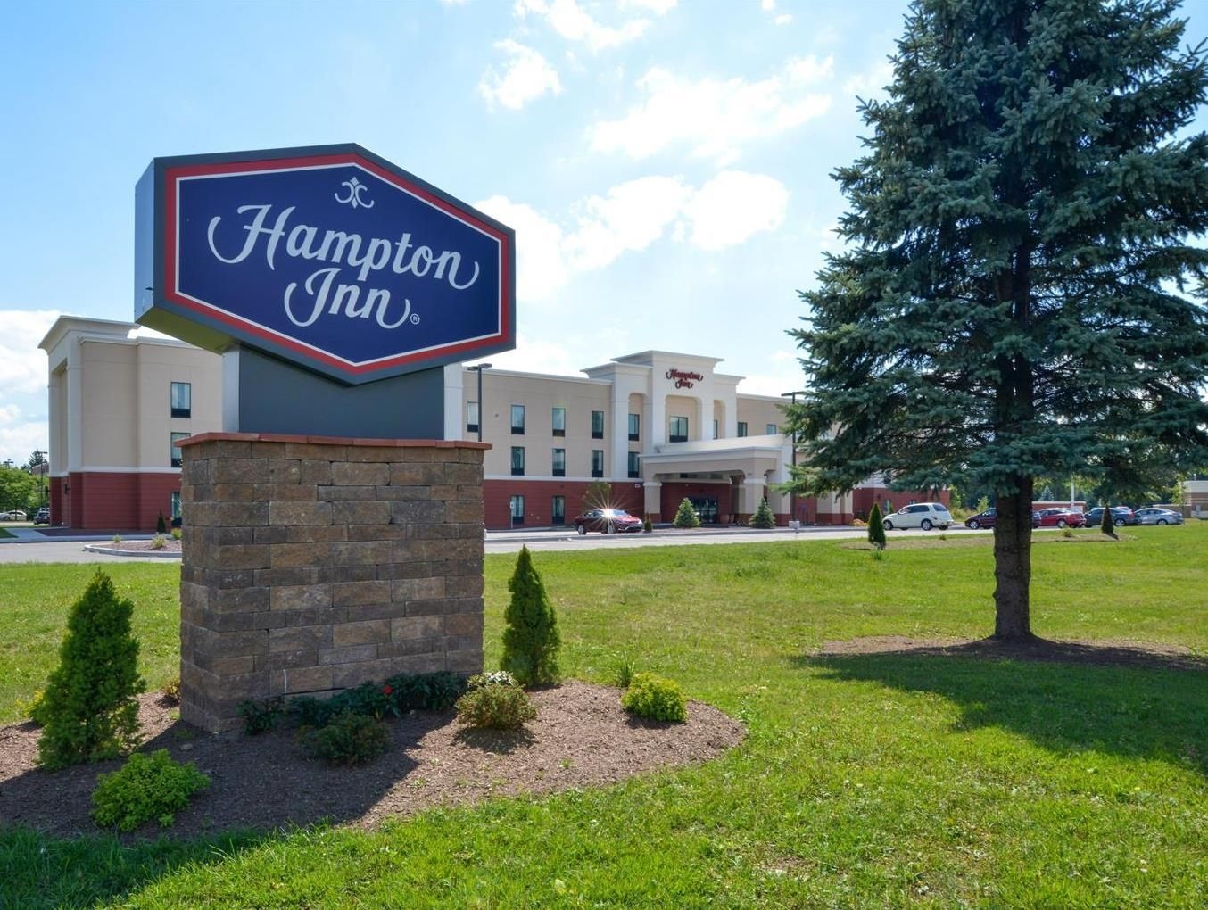 แฮมป์ตัน อินน์ พอตส์ดัม (Hampton Inn Potsdam)1