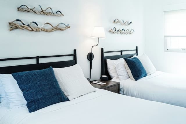 Studio Unit - 2 Full Beds