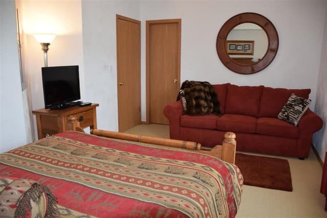 Premier Condo, 4 Bedrooms (Villages Condos, Four)