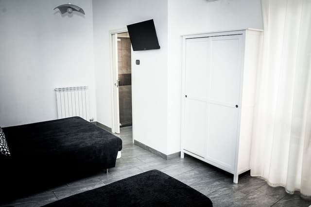Queen Room with Private Bathroom